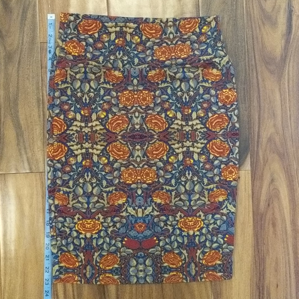 🌻3/$10 Lularoe floral pencil skirt